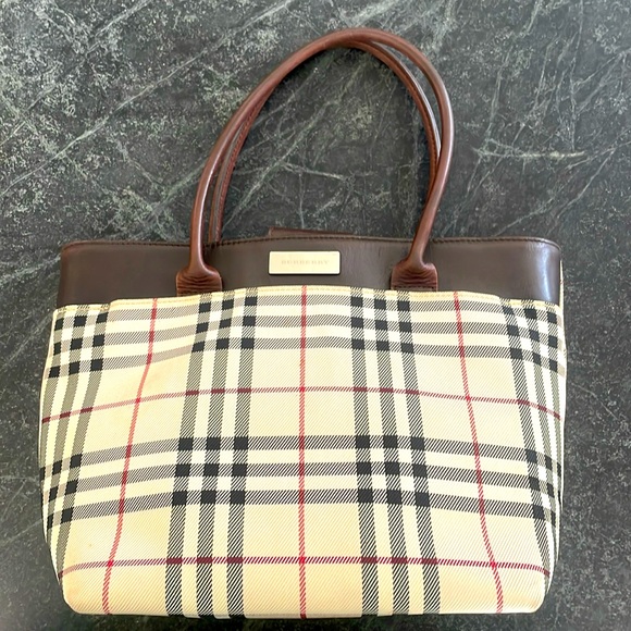 AUTHENTIC Burberry Leather Trimmed Tote in Nova Plaid - Picture 3 of 14